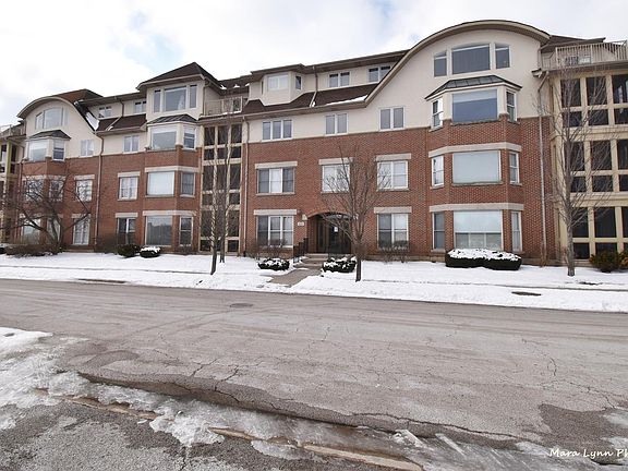 2nd image of 200 N River Ln Unit 405