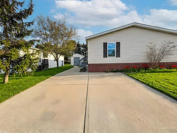 33181 Waterfall Ct, New Haven, MI 48048