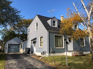 3425 N 97th St, Milwaukee, WI 53222