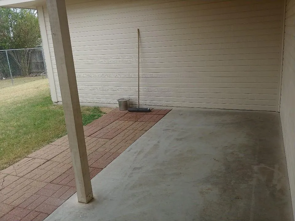 4 bed, 1960 sqft, $1,700 — Photo 2