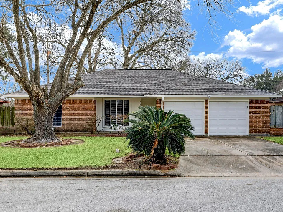 5613 Armstrong Dr