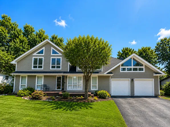 215 58th St, Clarendon Hills, IL 60514