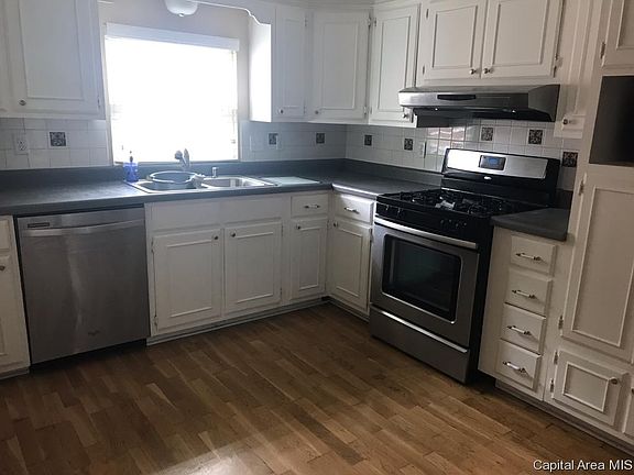 4th image of 1110 Henkle Dr