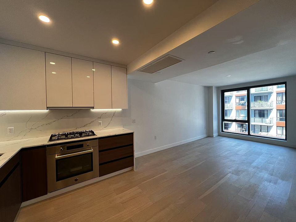 1st image of 144-49 Northern Blvd #424