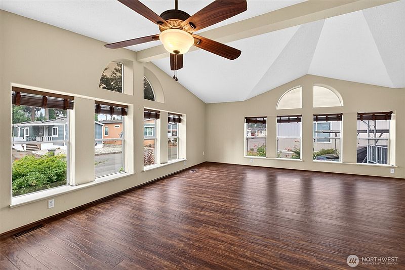 3rd image of 819 Mountain Villa Loop