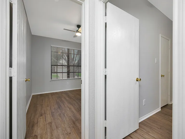 4144 Capstone Dr — Photo 18