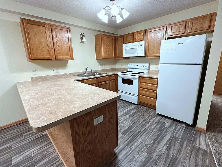 Arcade Estates West — Photo 47