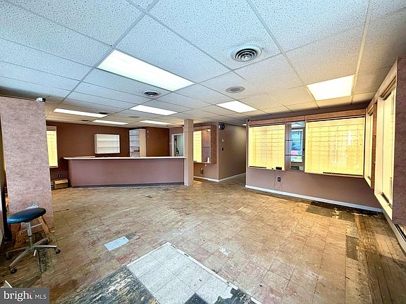 4th image of 1135 Light St