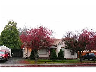 1018 SW 2nd St photo 1