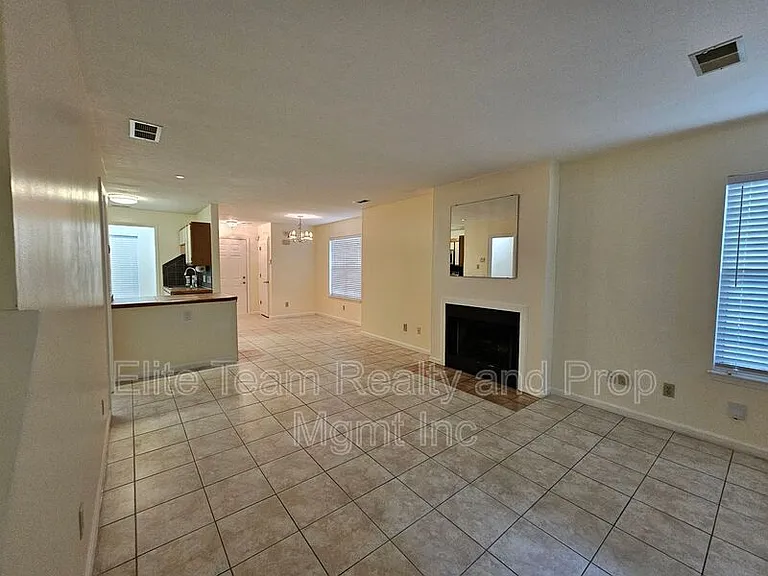 802A Selwyn Oaks Ct — Photo 8