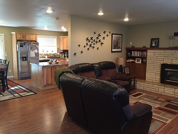 Living, dining & kitchen