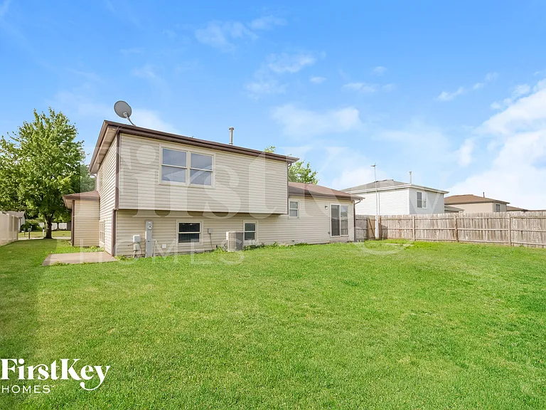 2416 Waterford Dr — Photo 15