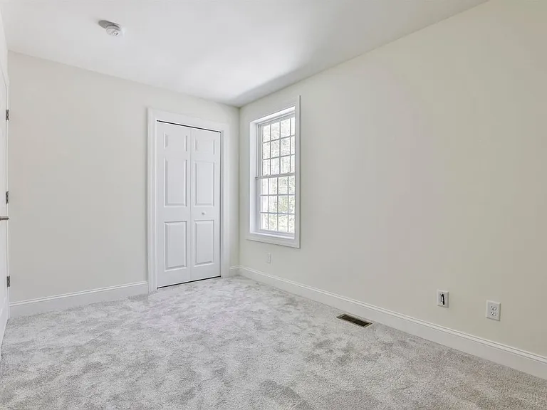 22 Reeds Ferry Way — Photo 42