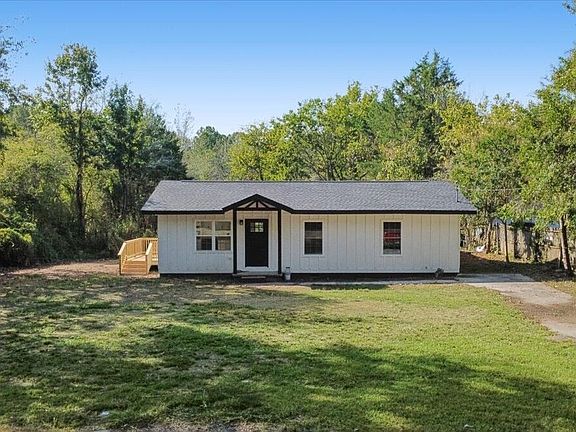 3rd image of 396 Price Rd NE