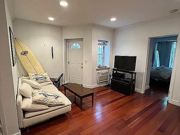 4th image of 348 E 58th St APT 1C