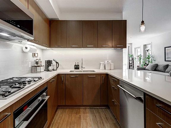 4th image of 323 N 20th Ave SW #214