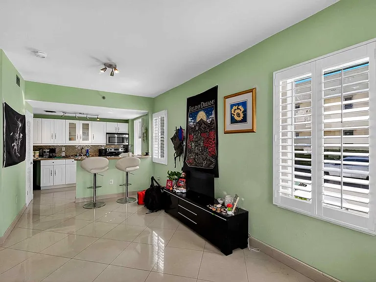 802 Euclid Ave #104 — Photo 22