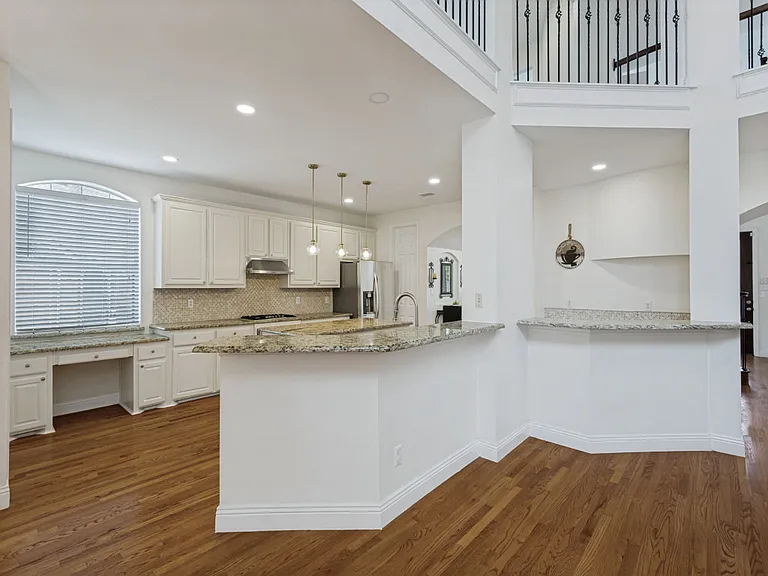729 Driftwood Dr — Photo 9