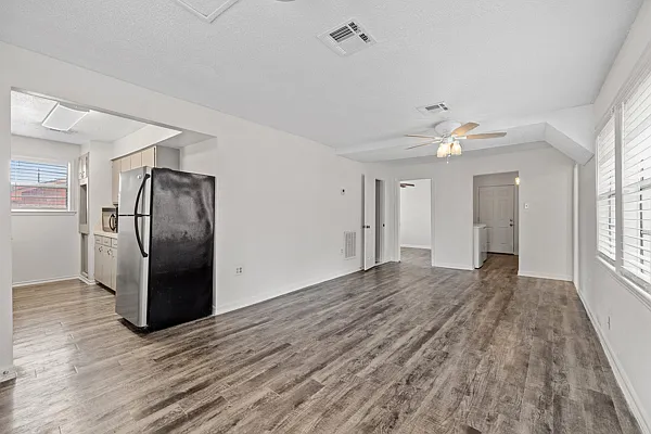 7818 James Dr — Photo 6