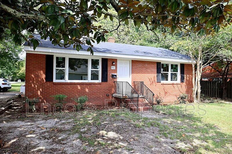 1st image of 901 Stewart St