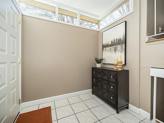 2nd image of 101 W Pine Pl #8