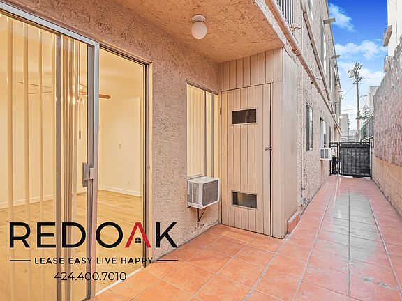 3rd image of 4069 3/4 Oakwood Ave #5
