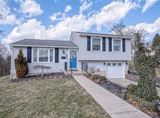 110 Jade Dr, Oakdale, PA 15071