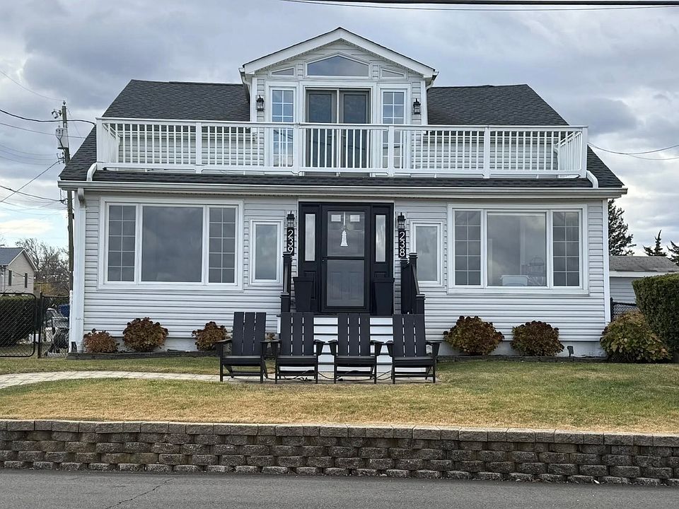 1st image of 238 Shoreland Cir #238