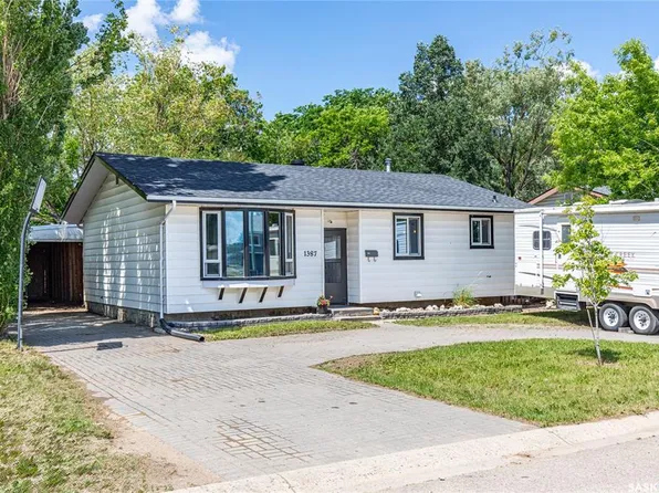 1387 Manitou CRESCENT, Moose Jaw, SK S6H 7C5
