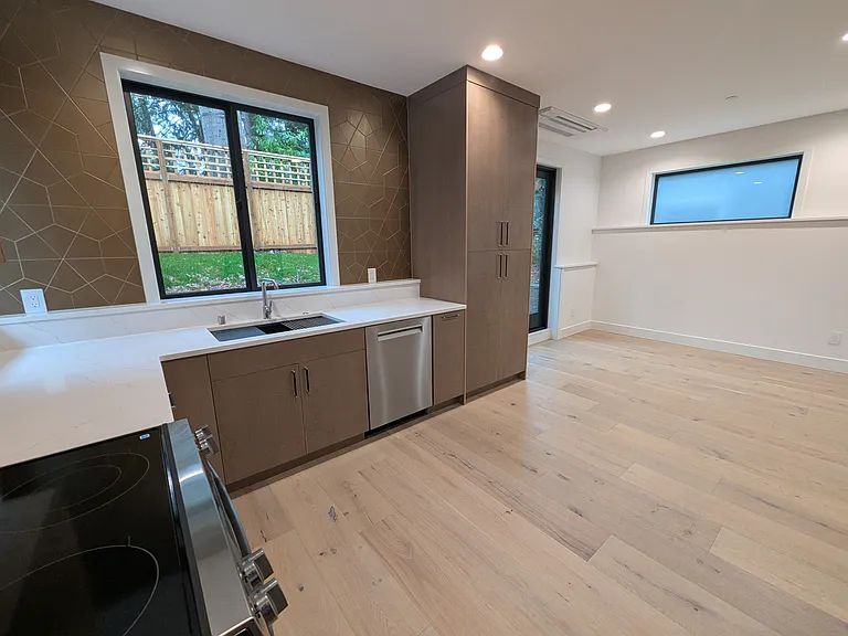 3951 W Barrett Ln — Photo 5