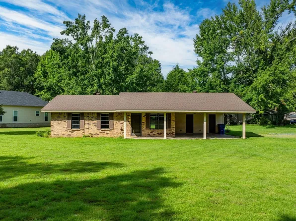 11 Lake St, Greenbrier, AR 72058
