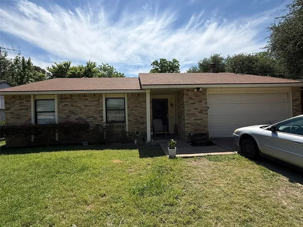5725 Maiden Ln, Fort Worth, TX 76131