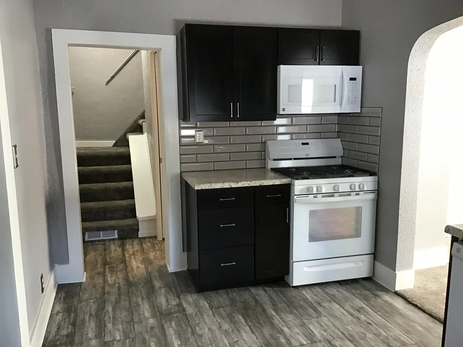2 bed, 809 sqft, $1,300 — Photo 4