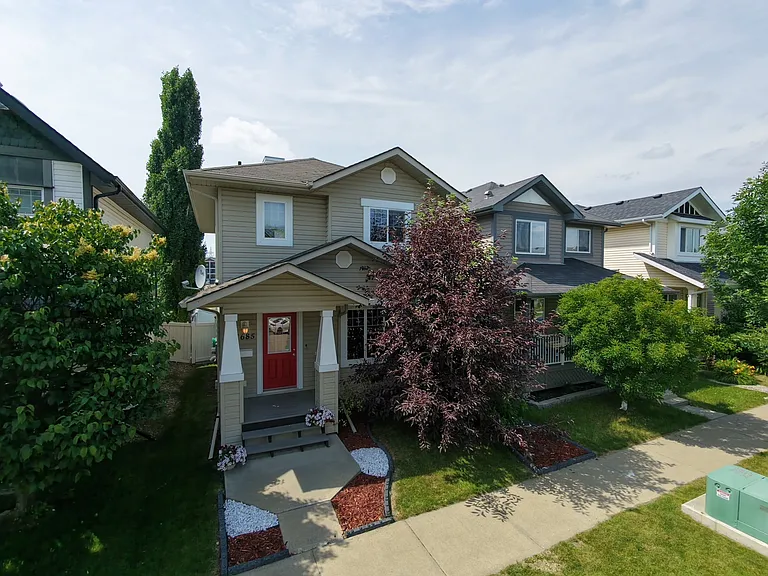 7685 Schmid Cres NW — Photo 4