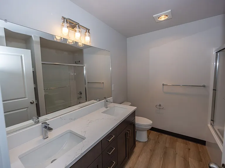 1901 E 11th St #202 — Photo 16