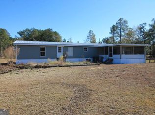 141 Johnson Lake Rd, Alma, GA 31510