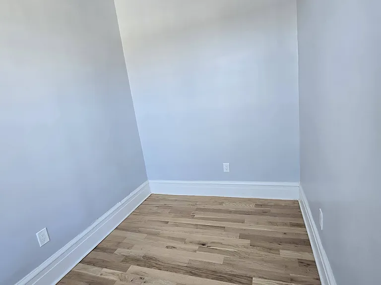 81 Bostwick Ave #3R — Photo 8