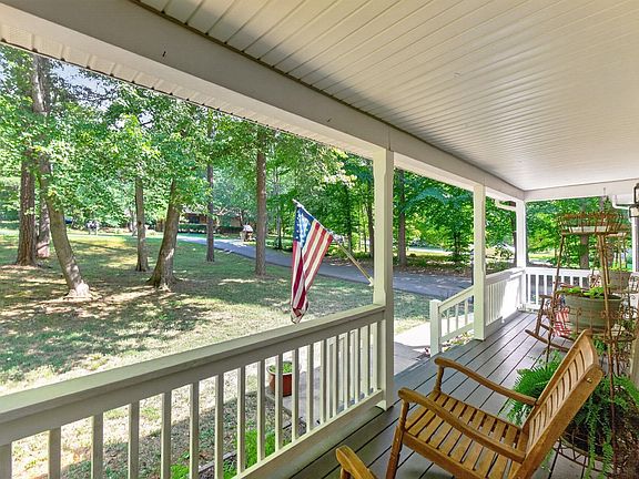 4th image of 7 Riverwood Ct