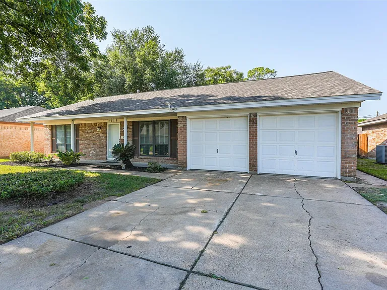7015 Pine Vista Ln — Photo 1