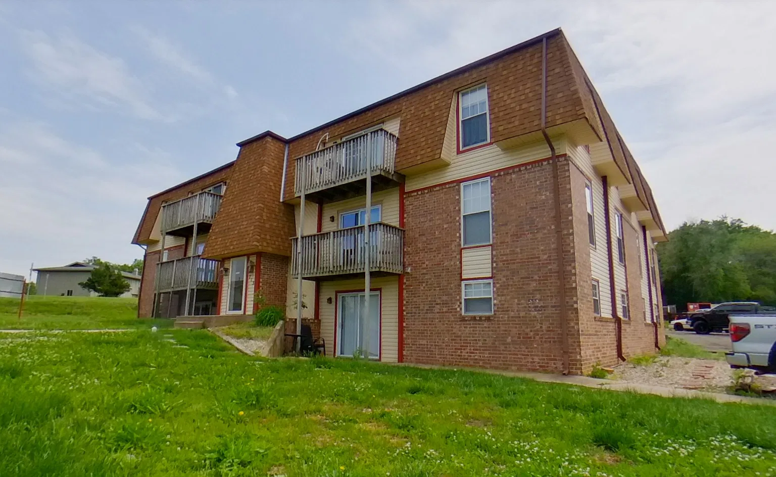 713 Dondee Dr — Photo 3