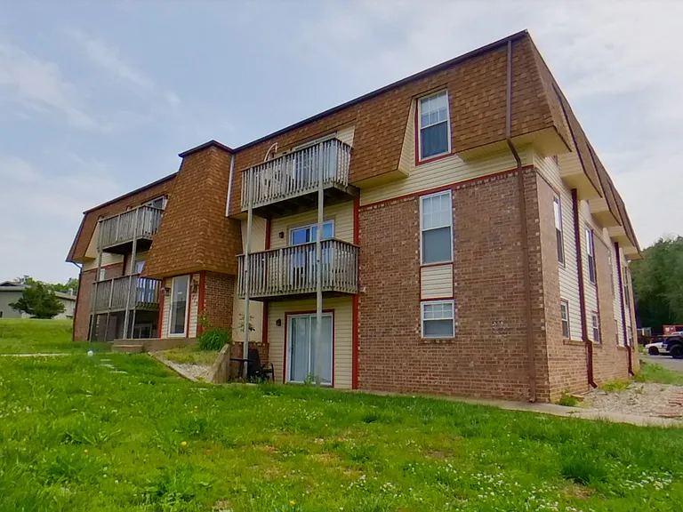 713 Dondee Dr — Photo 3