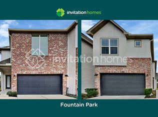 10534 Executive Lake Dr, Stafford, TX 77477