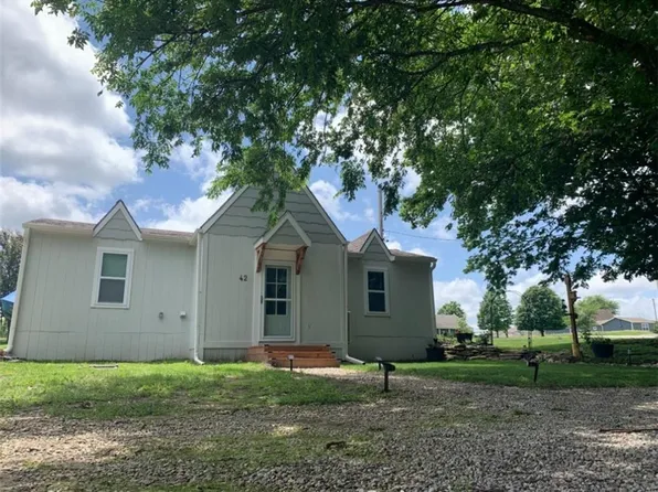 42 Fawn Valley Dr, Linn Valley, KS 66040