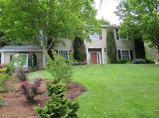 1719 NE Hillcrest Ln, Grants Pass, OR 97526