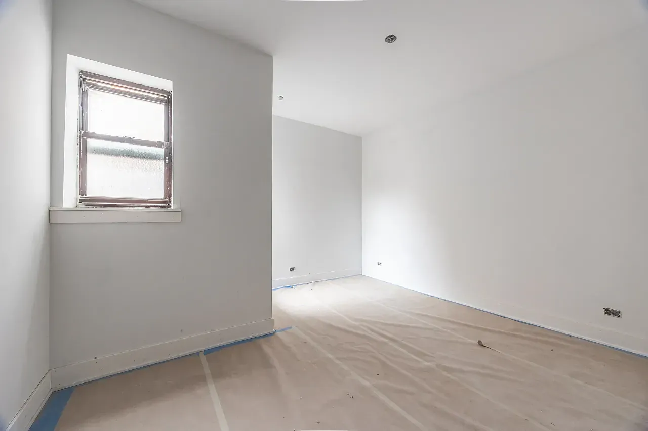 3 bed, 1350 sqft, $3,575 — Photo 4