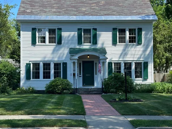 2 Fort Amherst Road, Queensbury, NY 12804