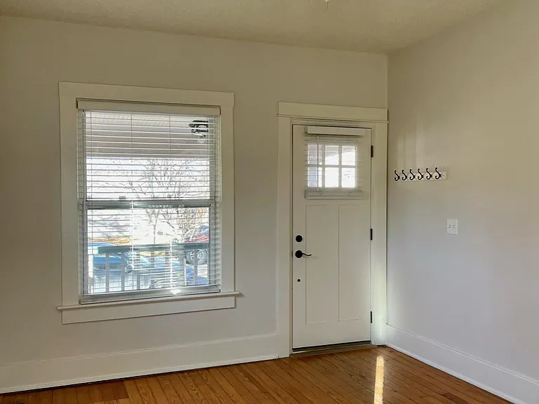 722 E Florida Ave — Photo 6