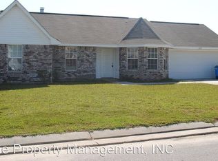 2220 Paula Cir, Ocean Springs, MS 39564