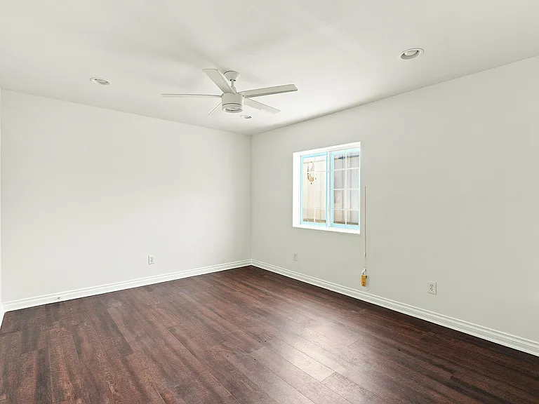 246 E Gage Ave — Photo 22