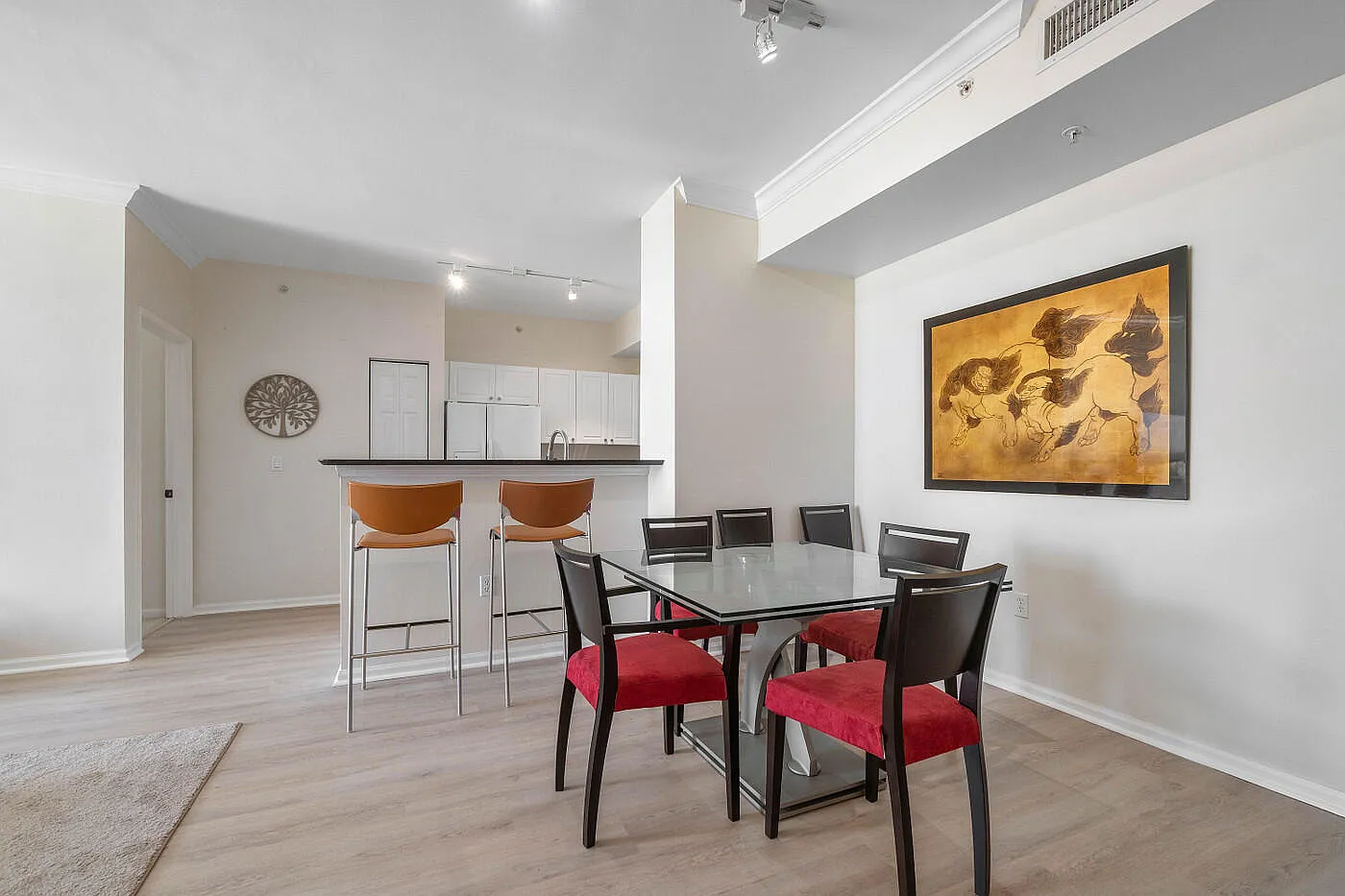 2 bed, 2.0 bath, 1025 sqft, $3,900 — Photo 3